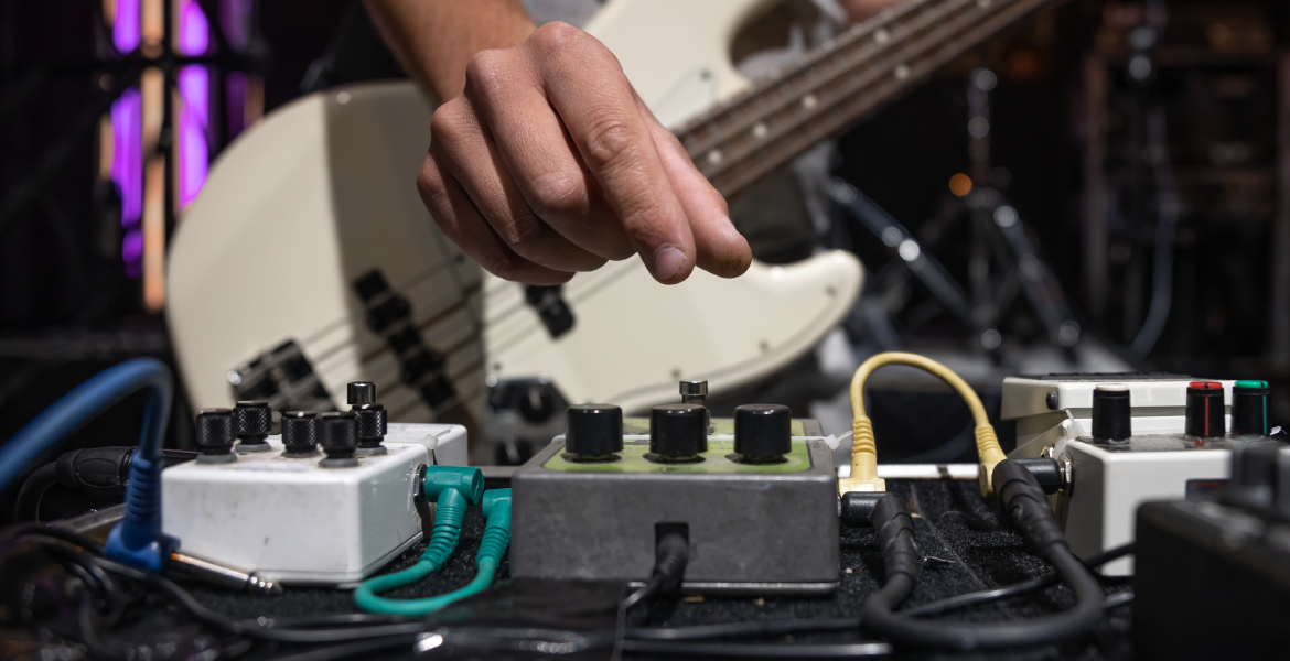 Guia-de-Pedais-de-Guitarra-Afinador,-Wah,-Compressor-e-Mais